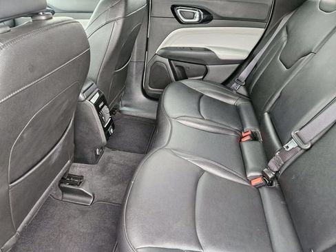Used 2025 Jeep Compass Limited AWD/4WD image 29