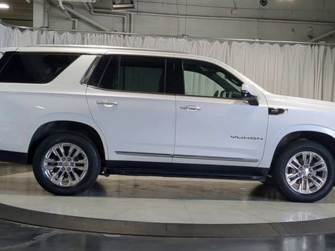 Used 2023 GMC Yukon SLT w/ SLT Premium Package AWD/4WD image 11