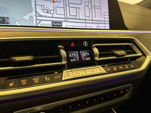 Used 2020 BMW X7 xDrive40i w/ M Sport Package image 19