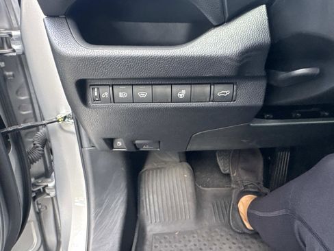 Used 2024 Toyota RAV4 XLE Premium image 28