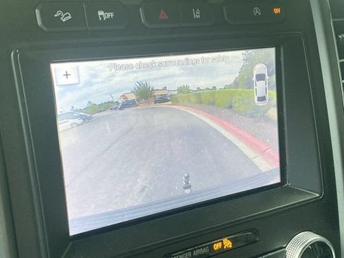 Used 2019 Ford Expedition XLT w/ Equipment Group 202A AWD/4WD image 25