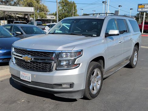 Used 2016 Chevrolet Suburban LT RWD image 1