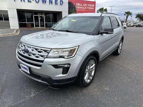 Used 2019 Ford Explorer XLT w/ Equipment Group 202A image 2