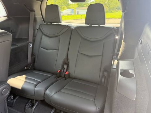 Used 2024 Cadillac XT6 Premium Luxury w/ LPO, Floor Liner Package AWD/4WD image 37