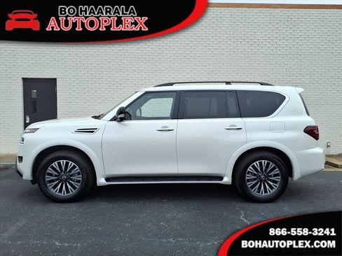 Used 2024 Nissan Armada SL w/ Midnight Edition Package image 1