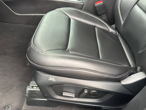 Used 2024 Ford Explorer XLT w/ Equipment Group 202A image 15