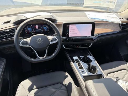 New 2026 Volkswagen Atlas SE FWD image 7