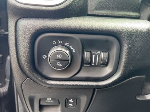 Used 2019 RAM 1500 Laramie AWD/4WD image 6