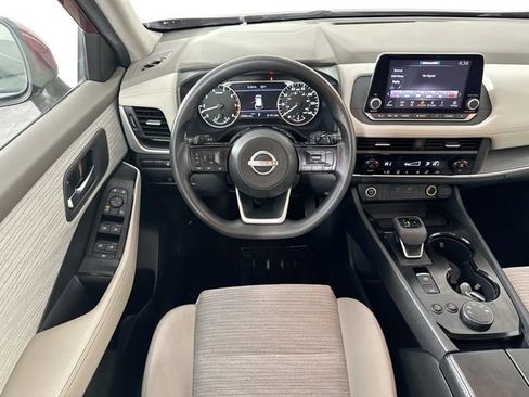Used 2023 Nissan Rogue SV image 10