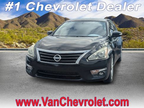 Used 2015 Nissan Altima 2.5 SV w/ Convenience Package image 1