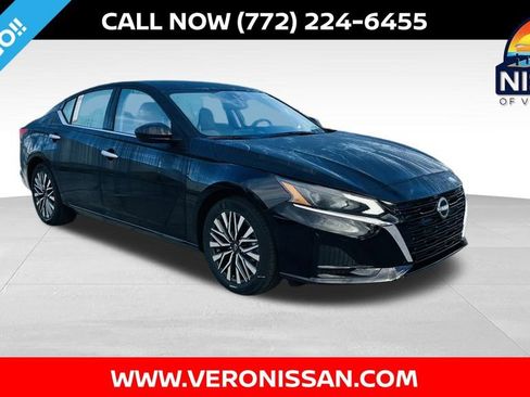 New 2025 Nissan Altima 2.5 SV image 1