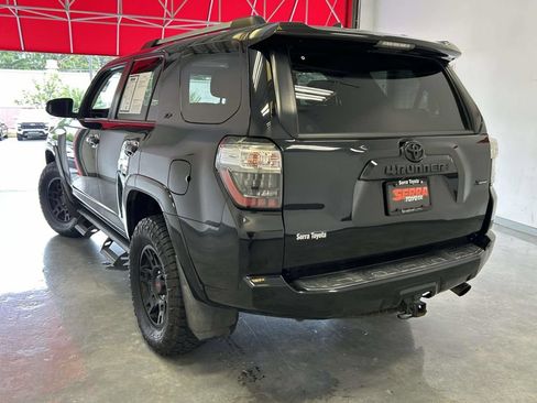 Used 2020 Toyota 4Runner SR5 Premium w/ Moonroof Package AWD/4WD image 5