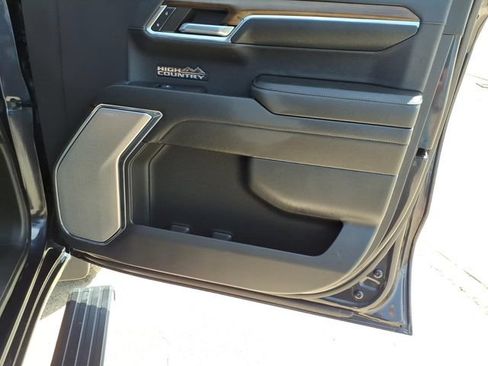 Used 2024 Chevrolet Silverado 1500 High Country w/ Technology Package AWD/4WD image 15