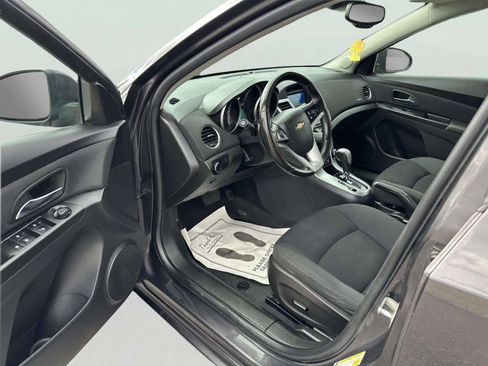 Used 2014 Chevrolet Cruze LT FWD image 12