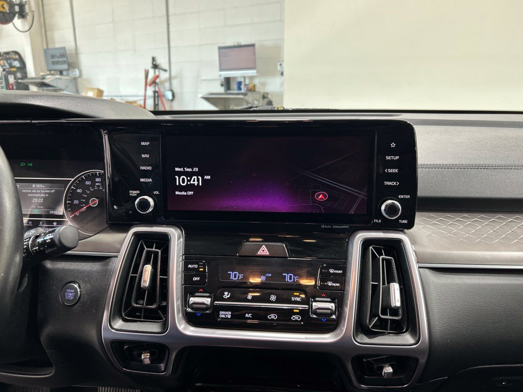 Certified 2024 Kia Sorento EX AWD/4WD image 17