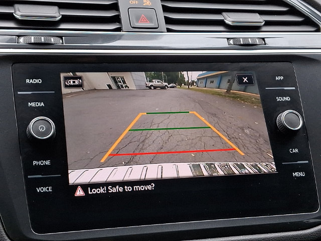 Used 2022 Volkswagen Tiguan SE AWD/4WD image 19