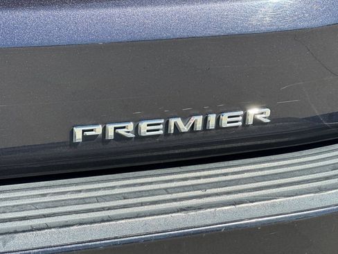 Used 2023 Chevrolet Suburban Premier AWD/4WD image 27