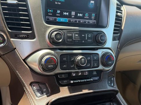 Used 2018 Chevrolet Suburban Premier AWD/4WD image 25