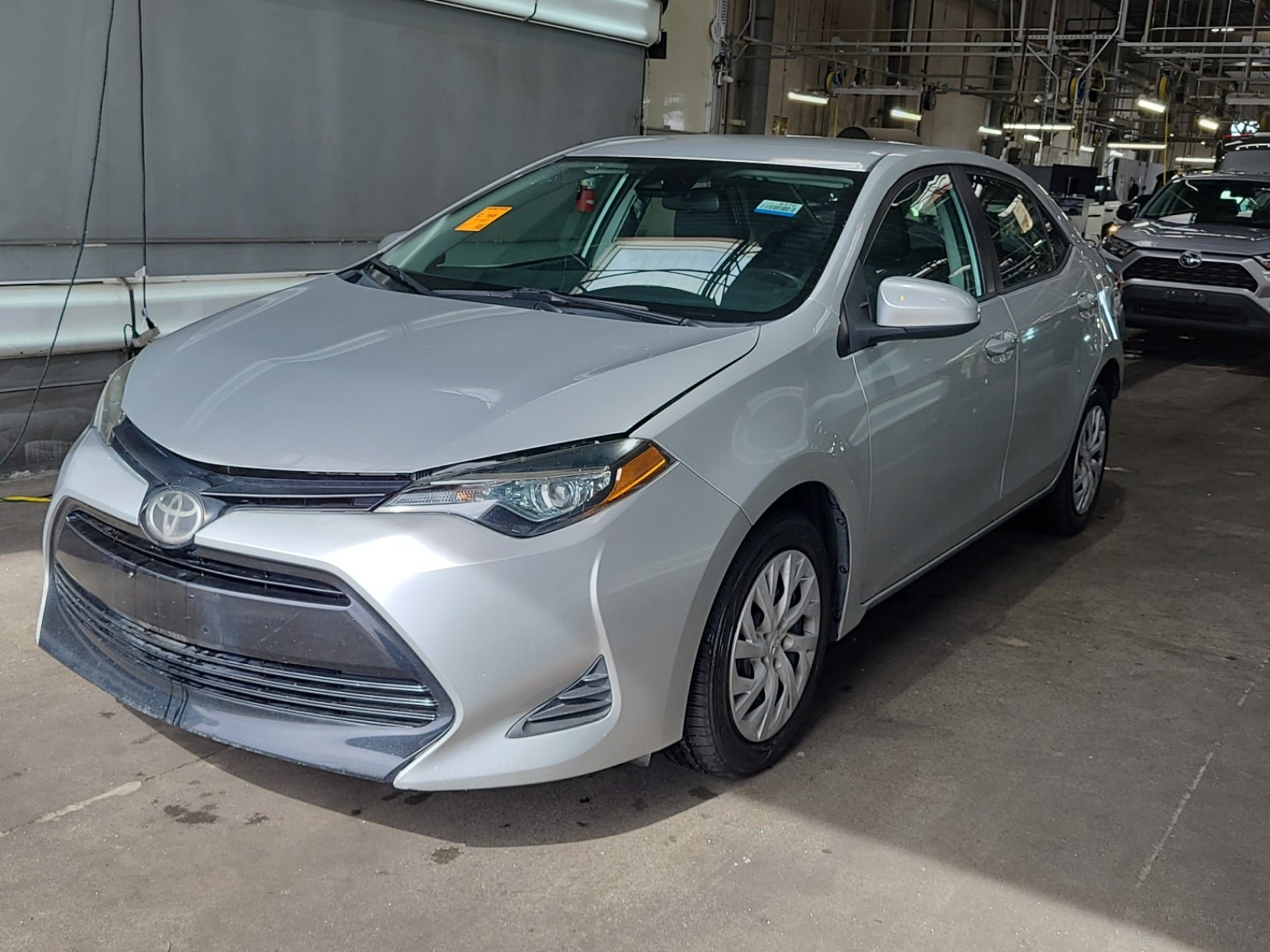 Used 2019 Toyota Corolla LE FWD image 2