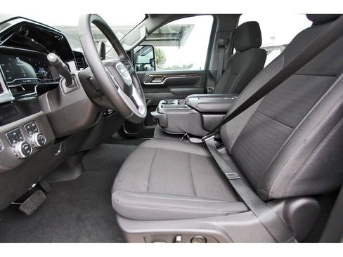 Used 2025 GMC Sierra 2500 SLE w/ Max Trailering Package AWD/4WD image 6