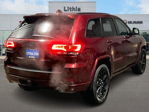 Used 2020 Jeep Grand Cherokee Altitude image 23