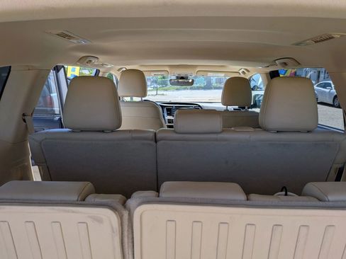 Used 2019 Toyota Highlander XLE AWD/4WD image 35