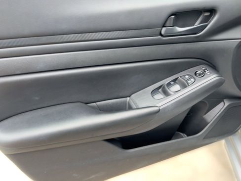 Used 2023 Nissan Altima 2.5 S image 12