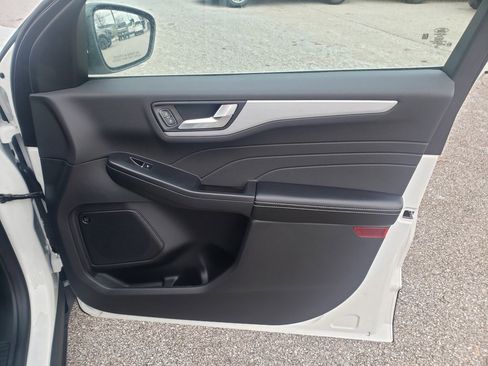 Used 2025 Ford Escape Platinum w/ Premium Technology Package image 20