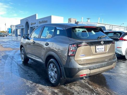 Used 2025 Nissan Kicks S image 3