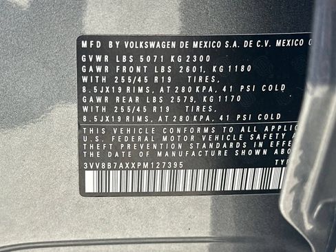 Used 2023 Volkswagen Tiguan SE R-Line AWD/4WD image 38