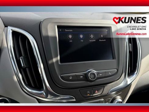 Used 2023 Chevrolet Equinox LT image 28