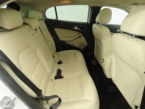 Used 2018 Mercedes-Benz GLA 250 image 20