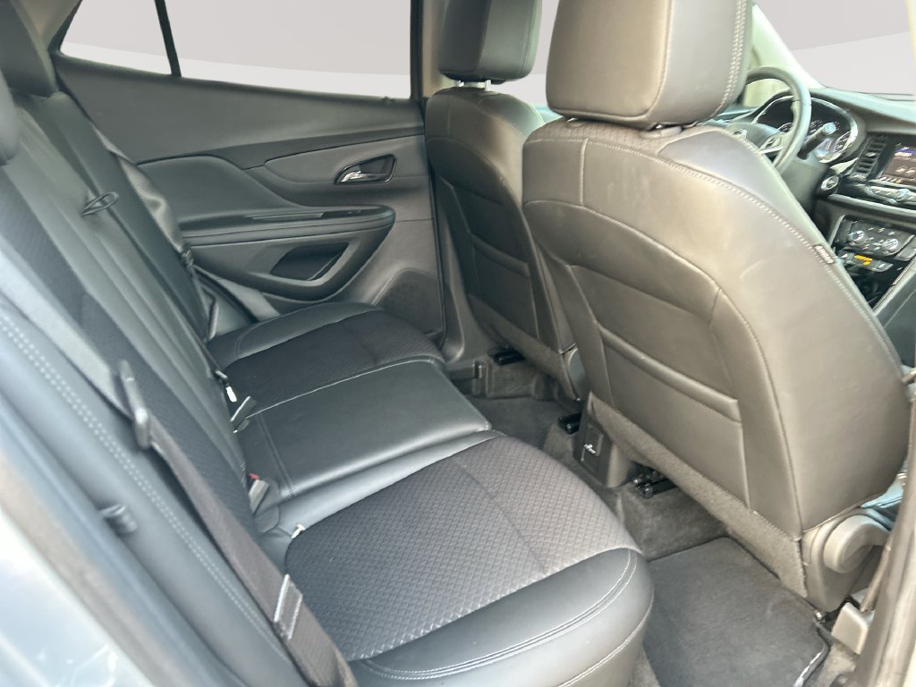 Used 2022 Buick Encore Preferred w/ Safety Package AWD/4WD image 29