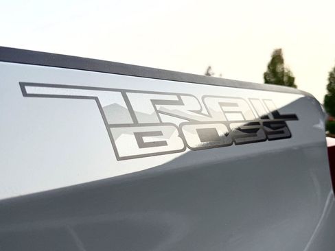 Used 2024 Chevrolet Silverado 1500 Custom Trail Boss w/ Dark Appearance Package AWD/4WD image 7