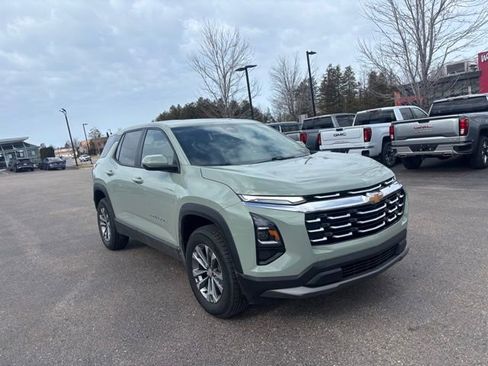 Used 2026 Chevrolet Equinox LT w/ Convenience Package II image 4