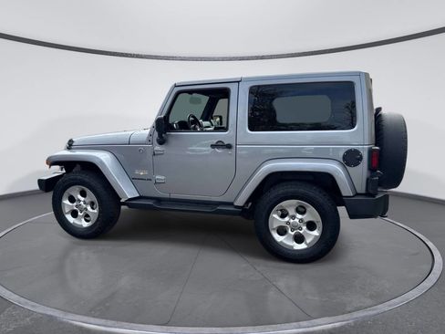 Used 2015 Jeep Wrangler Sahara w/ Connectivity Group AWD/4WD image 3