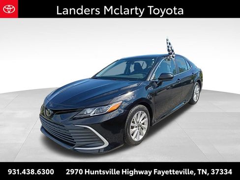 Used 2024 Toyota Camry LE FWD image 4