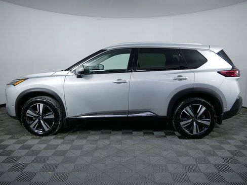 Used 2023 Nissan Rogue SL w/ SL Premium Package image 5