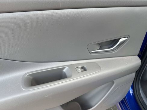 Used 2023 Hyundai Elantra SEL w/ Cargo Package image 12