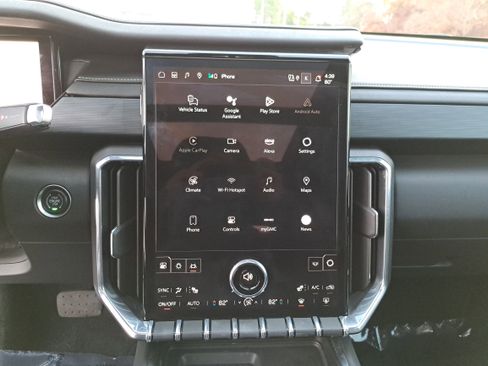 Used 2024 GMC Acadia Elevation w/ Luxury Package image 23