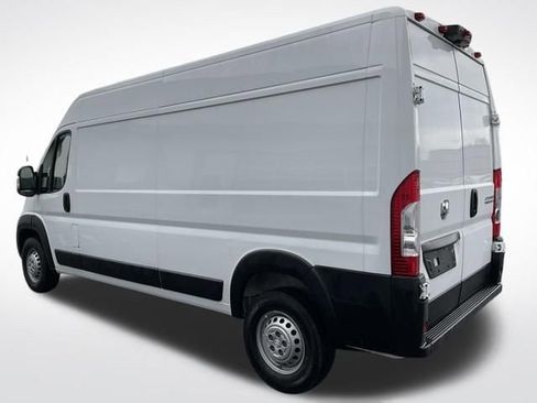Used 2025 RAM ProMaster 2500 w/ Convenience Group FWD image 11