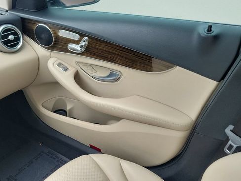 Used 2019 Mercedes-Benz C 300 4MATIC Sedan image 13