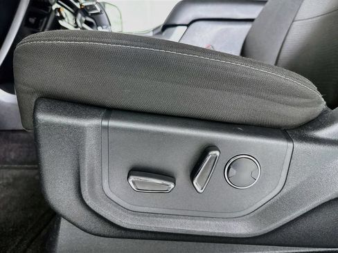 Used 2017 Ford F150 XLT w/ Equipment Group 302A Luxury AWD/4WD image 20