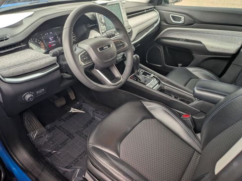 Used 2022 Jeep Compass Latitude image 9