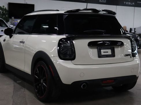 Used 2021 MINI Cooper 2-Door Hardtop w/ Storage Package image 3