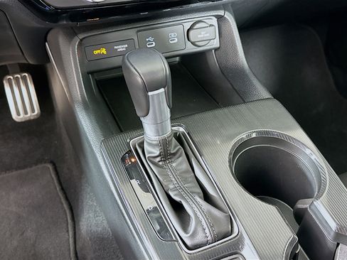 Used 2025 Honda Civic Sport image 24