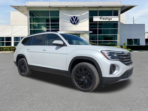 New 2026 Volkswagen Atlas SE FWD image 1