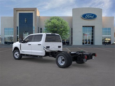 New 2026 Ford F350 XL w/ XL Chrome Package image 4