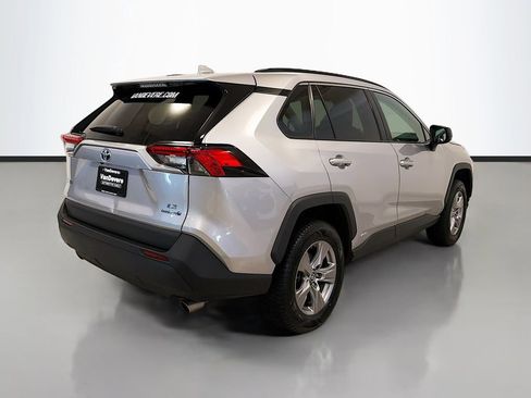 Used 2023 Toyota RAV4 LE AWD/4WD image 10