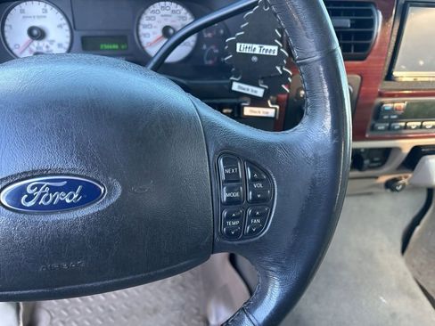 Used 2007 Ford F350 Lariat image 26